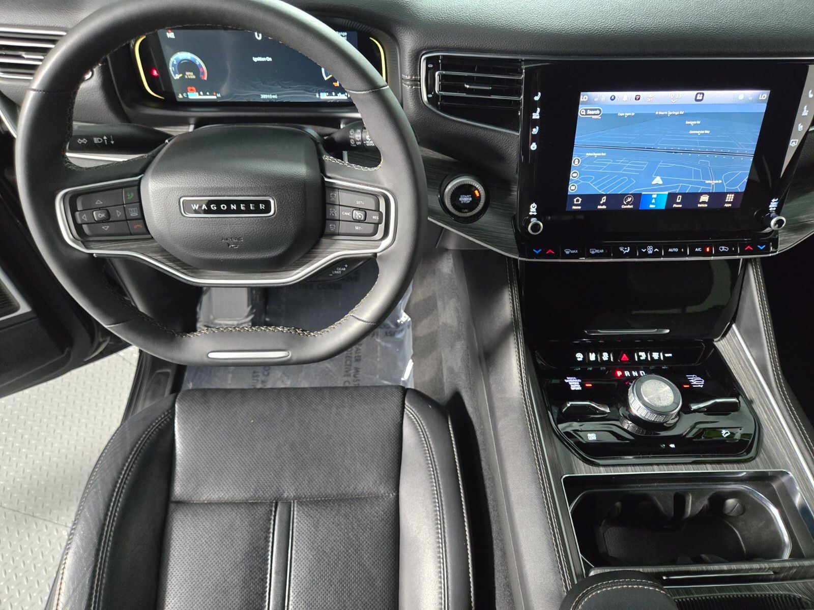 2024 Jeep Wagoneer L Series III - Photo 14