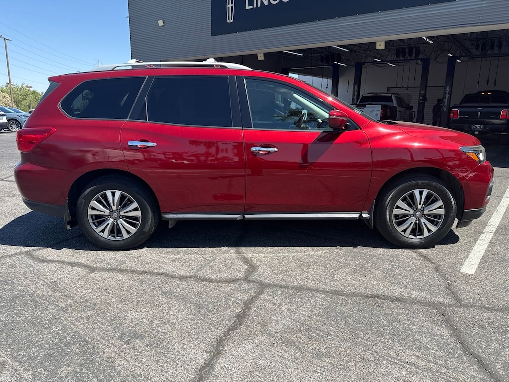 Used 2020 Nissan Pathfinder SV SUV