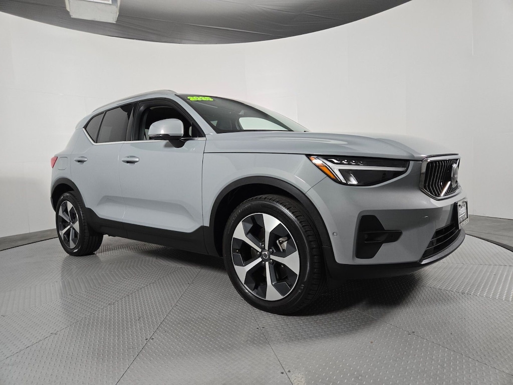Certified 2025 Volvo XC40 B5 Plus Bright Theme SUV