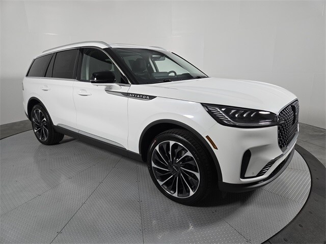 2025 Lincoln Aviator Reserve photo 2