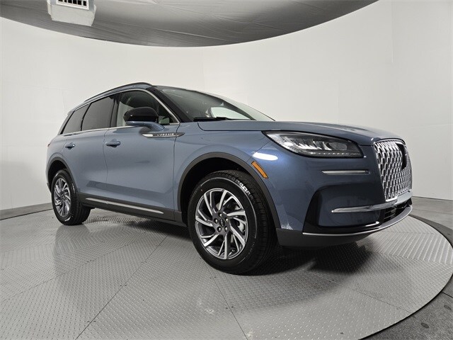 2026 Lincoln Corsair Premiere photo 2