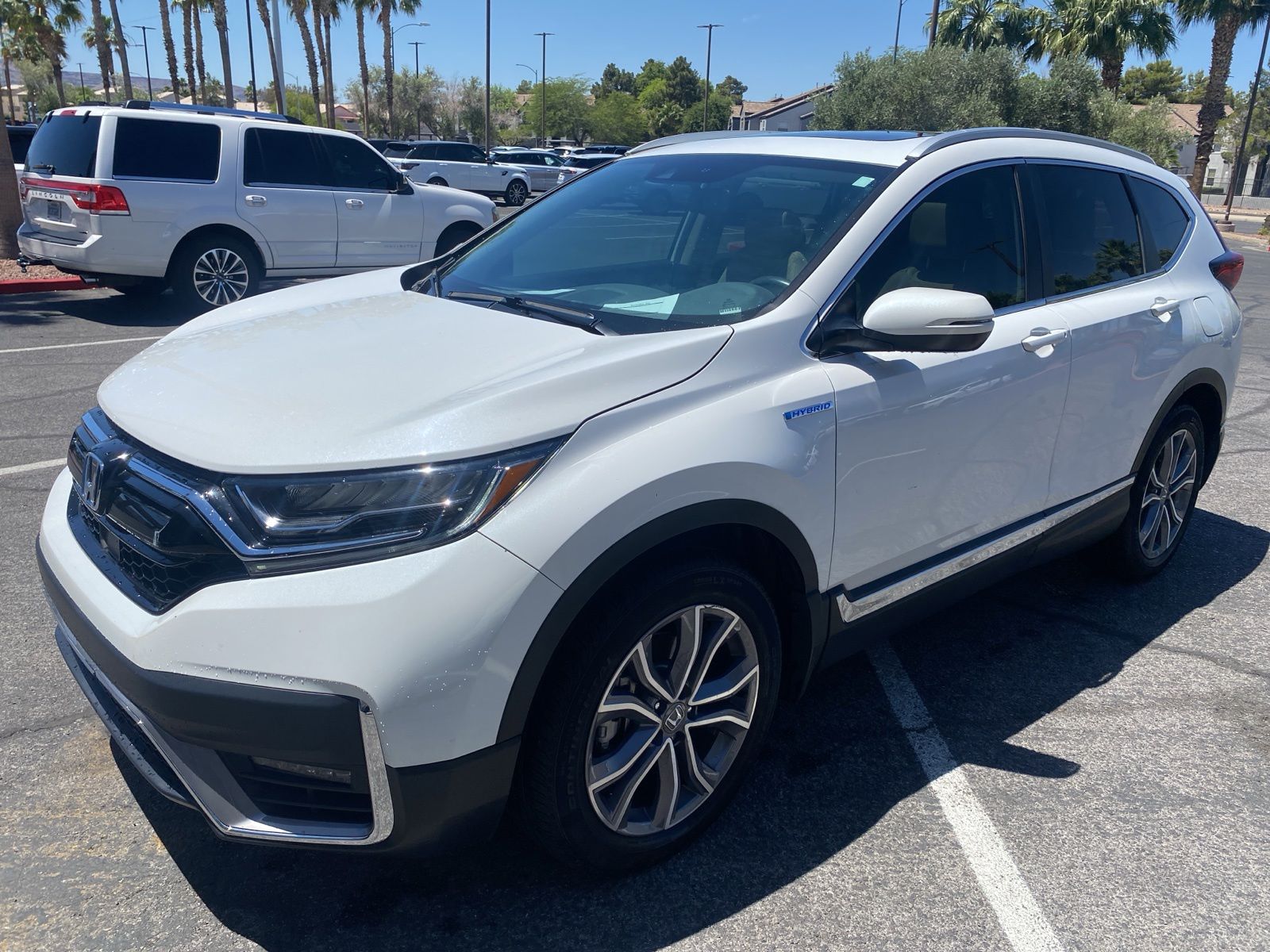 2022 Honda CR-V Hybrid Touring AWD's photo