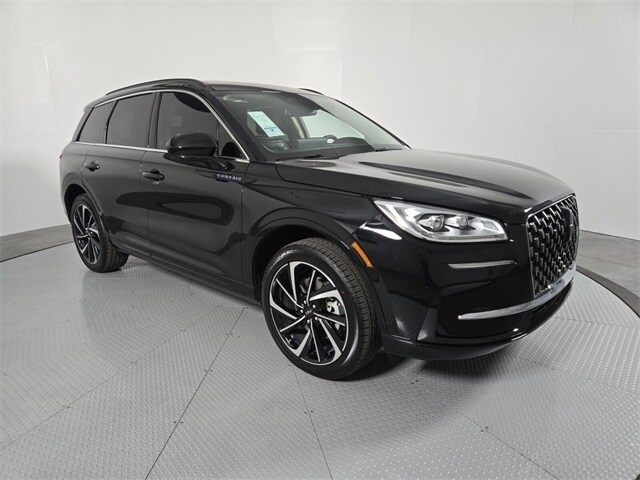 2025 Lincoln Corsair Grand Touring photo 2