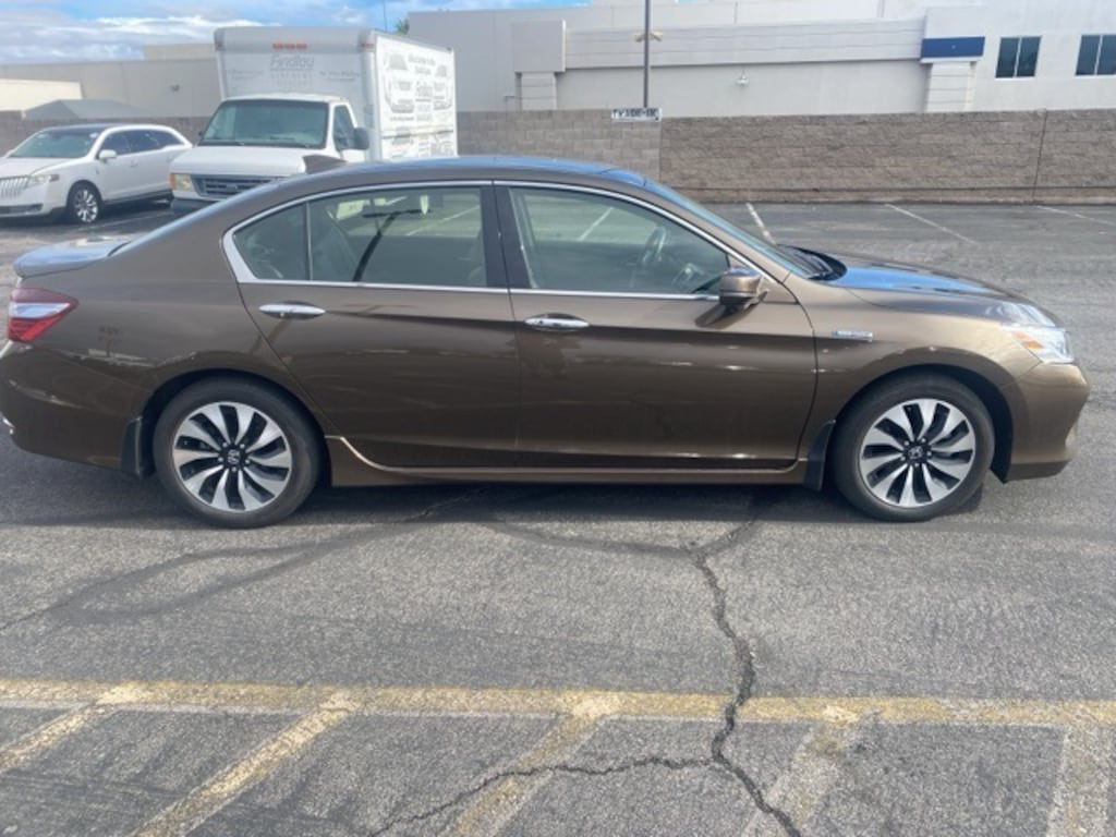 Used 2017 Honda Accord Hybrid Touring Sedan