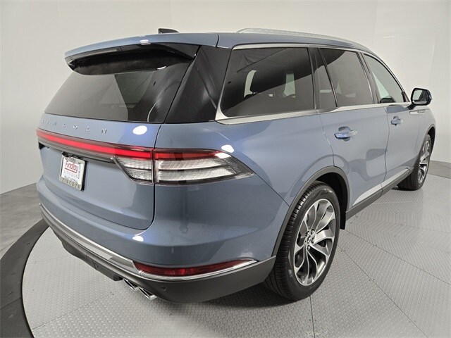 2025 Lincoln Aviator Premiere photo 3
