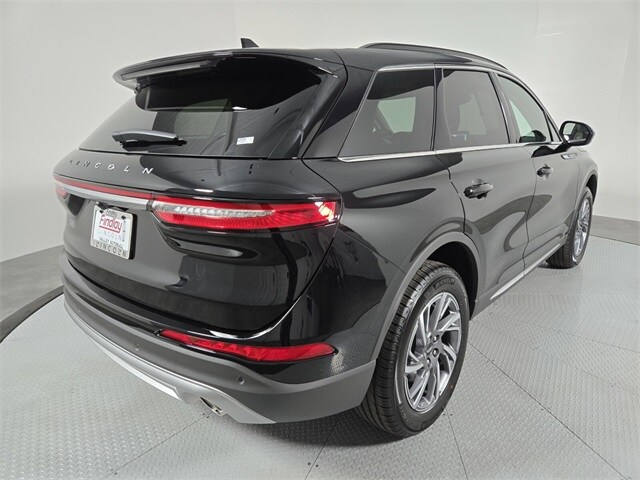 2026 Lincoln Corsair Premiere photo 2