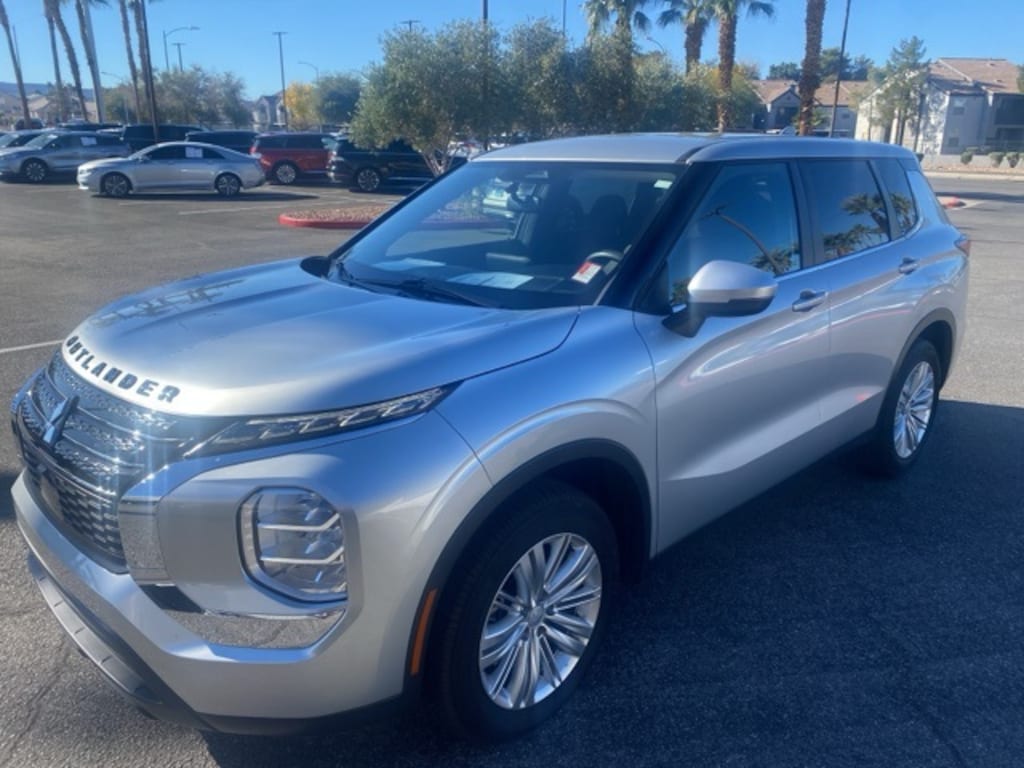 Used 2022 Mitsubishi Outlander ES SUV