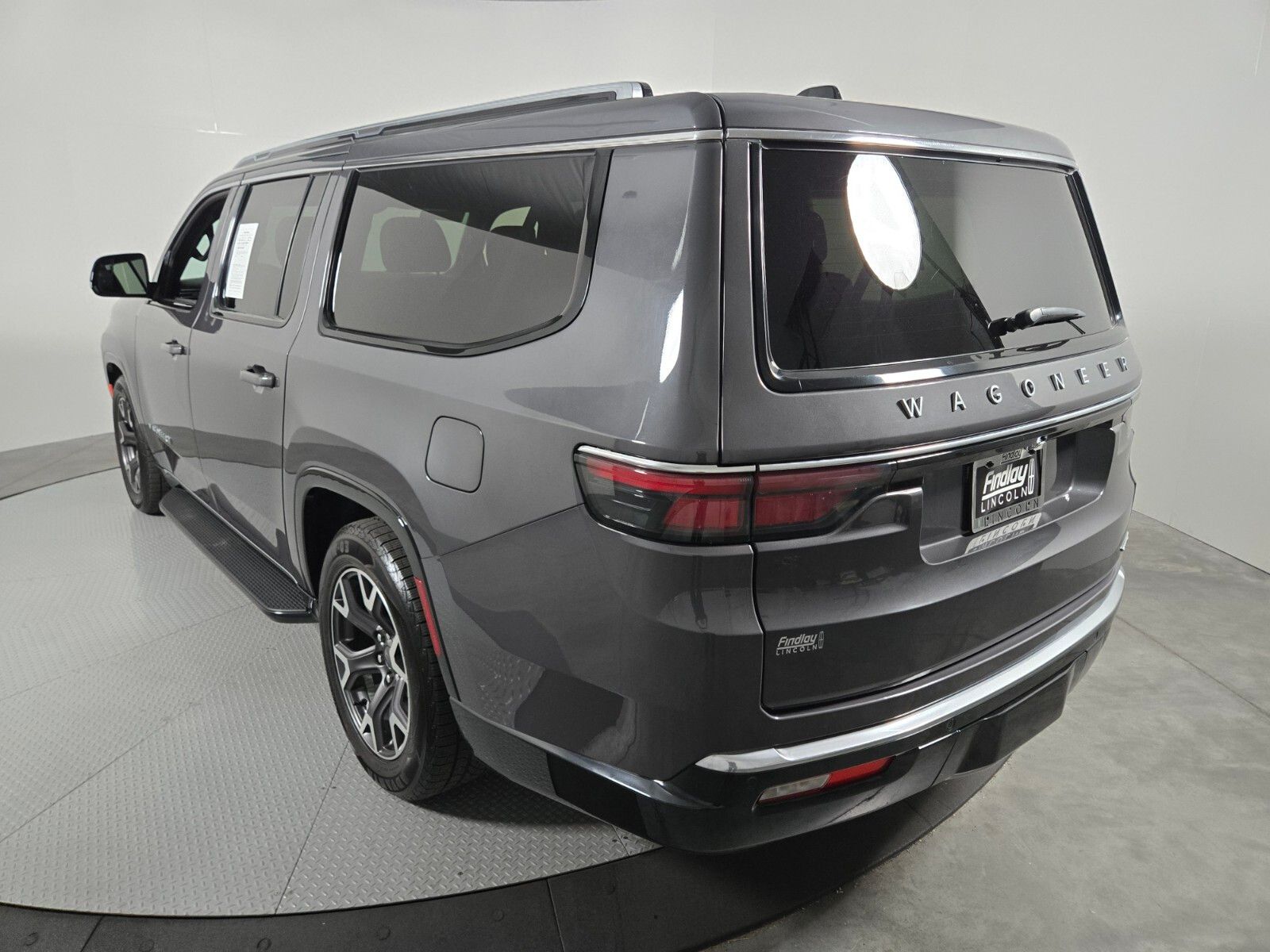 2024 Jeep Wagoneer L Series III - Photo 6