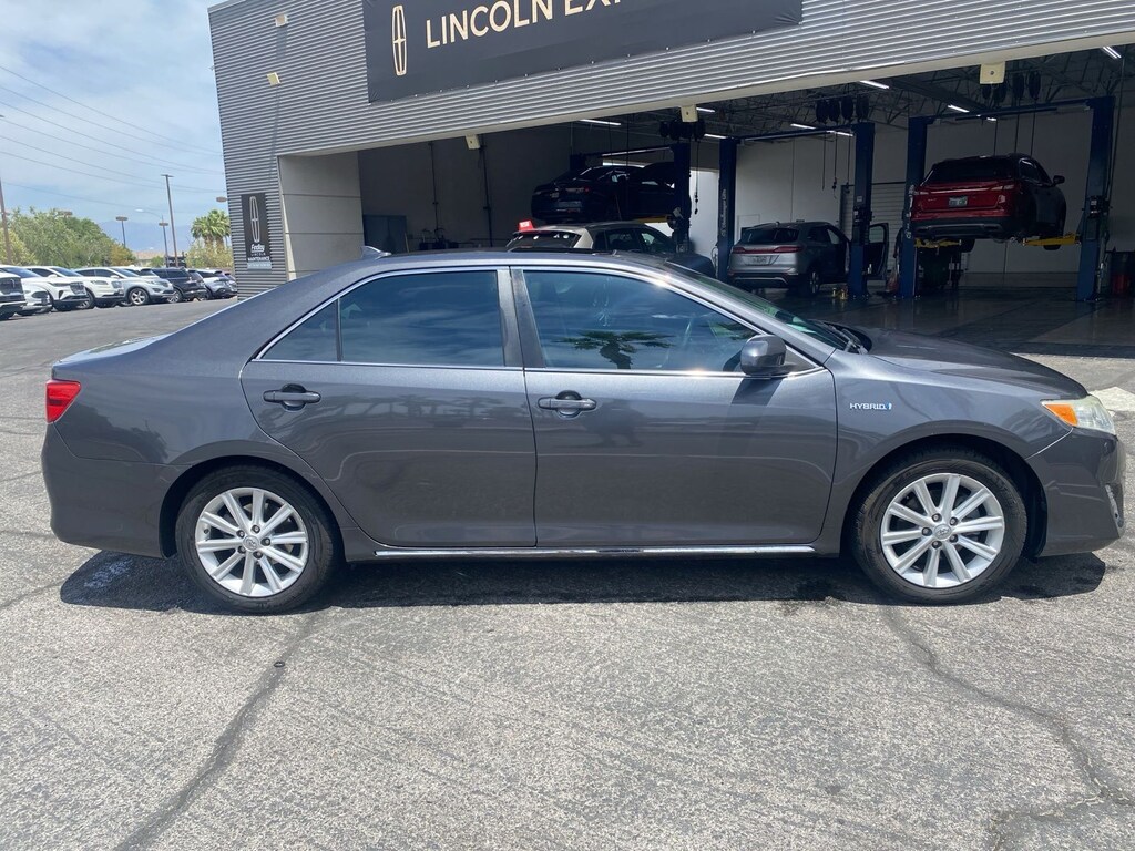 Used 2012 Toyota Camry Hybrid XLE Sedan