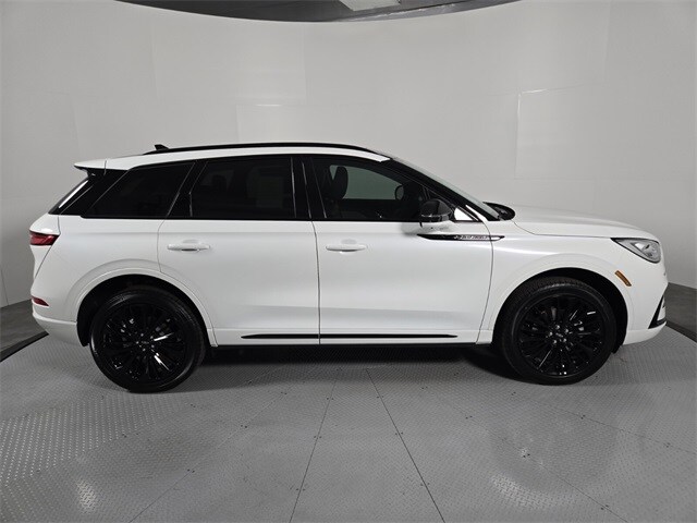 2026 Lincoln Corsair Reserve photo 3