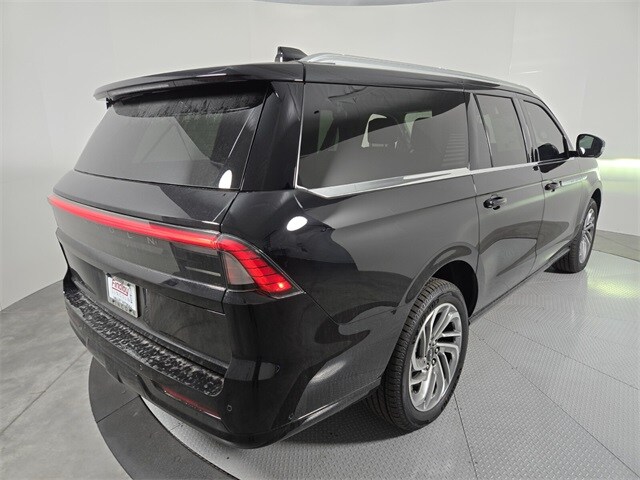 2025 Lincoln Navigator L Reserve photo 3