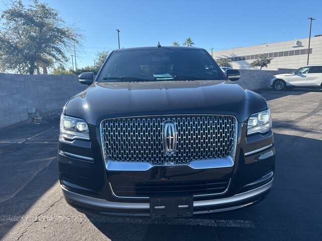 2024 Lincoln Navigator Premiere photo 2