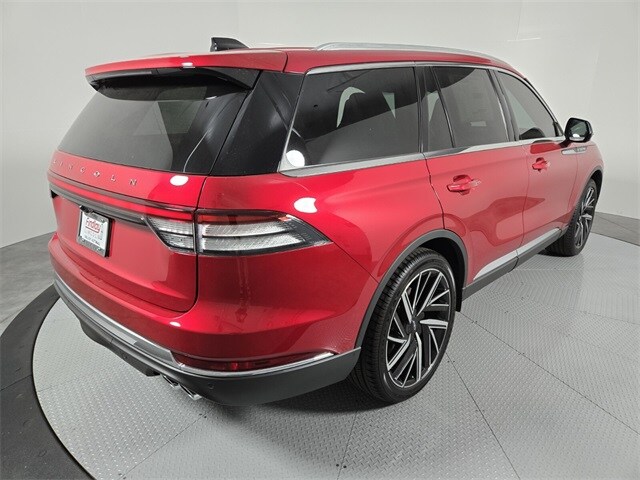2025 Lincoln Aviator Reserve photo 3
