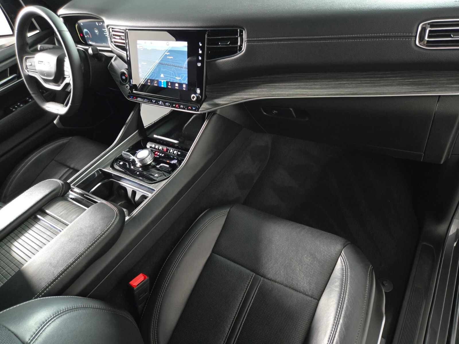2024 Jeep Wagoneer L Series III - Photo 20