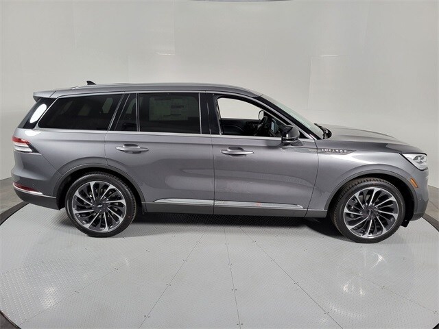 2023 Lincoln Aviator Reserve photo 2
