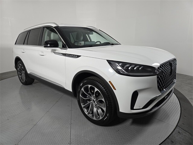 2025 Lincoln Aviator Premiere photo 2