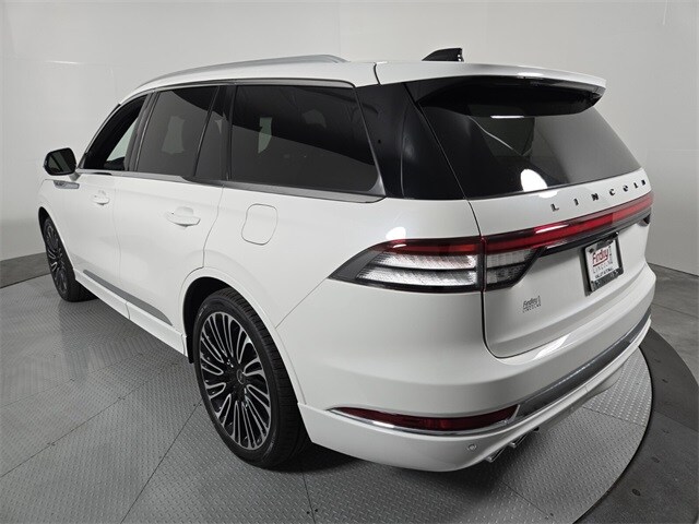 2025 Lincoln Aviator Black Label photo 4