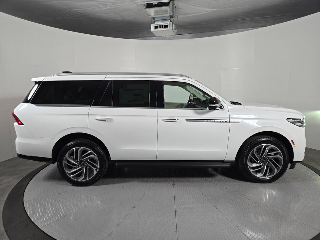 New 2027 Lincoln Navigator Premiere SUV