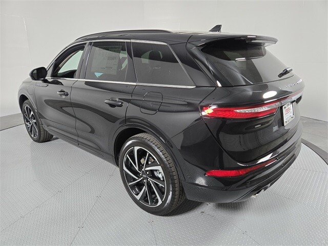 2025 Lincoln Corsair Grand Touring photo 4