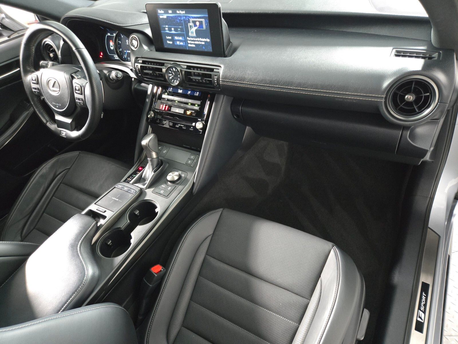 2023 Lexus IS 350 F SPORT - Photo 18