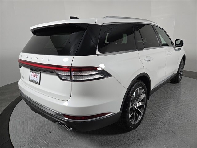 2025 Lincoln Aviator Premiere photo 3