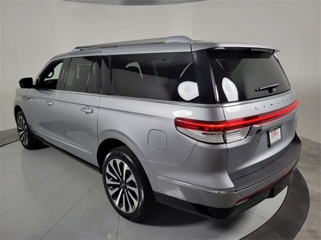 2023 Lincoln Navigator L Reserve photo 3