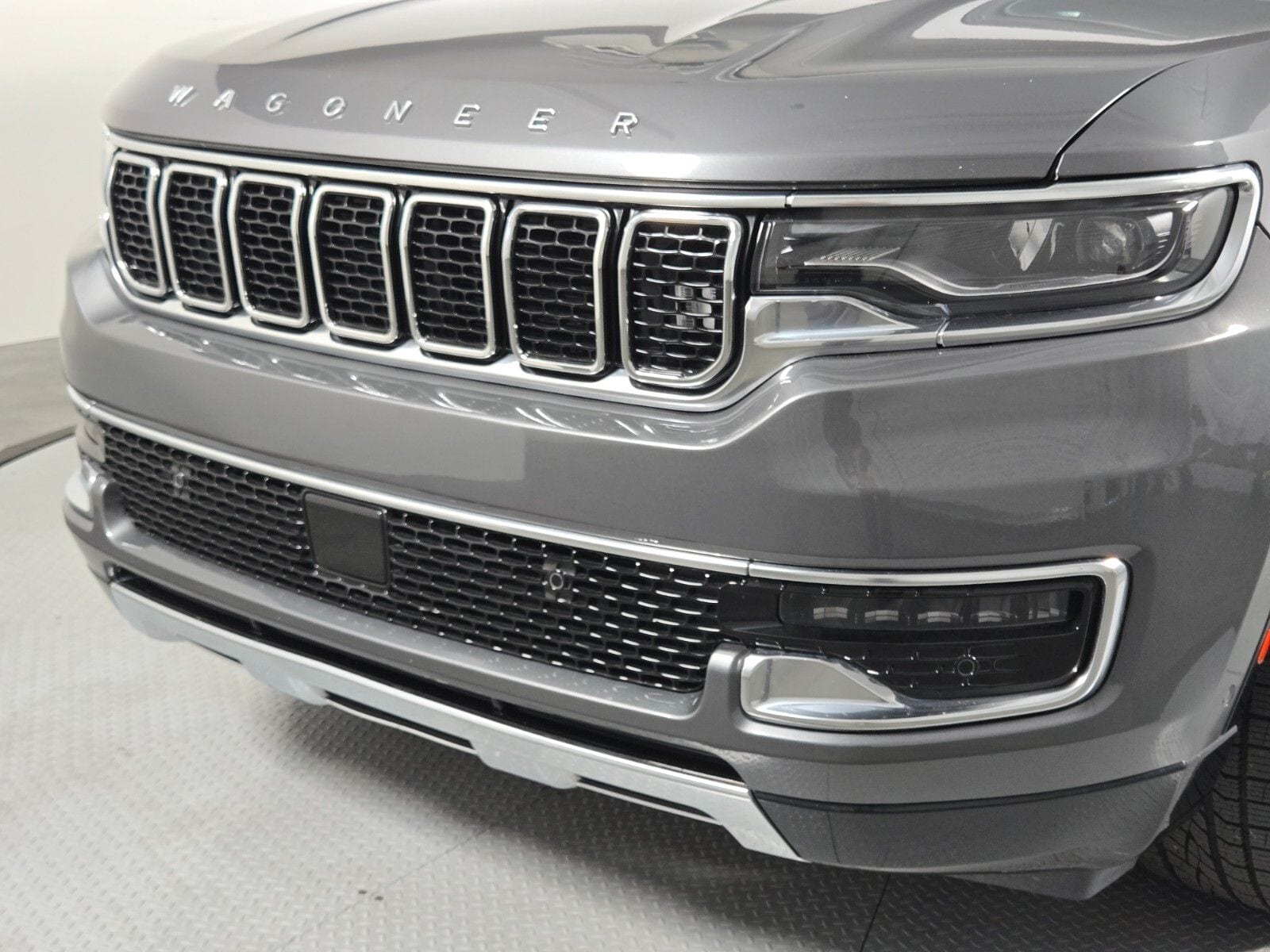 2024 Jeep Wagoneer L Series III - Photo 8