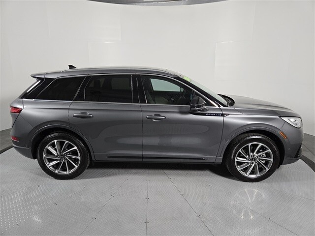2024 Lincoln Corsair Grand Touring photo 2