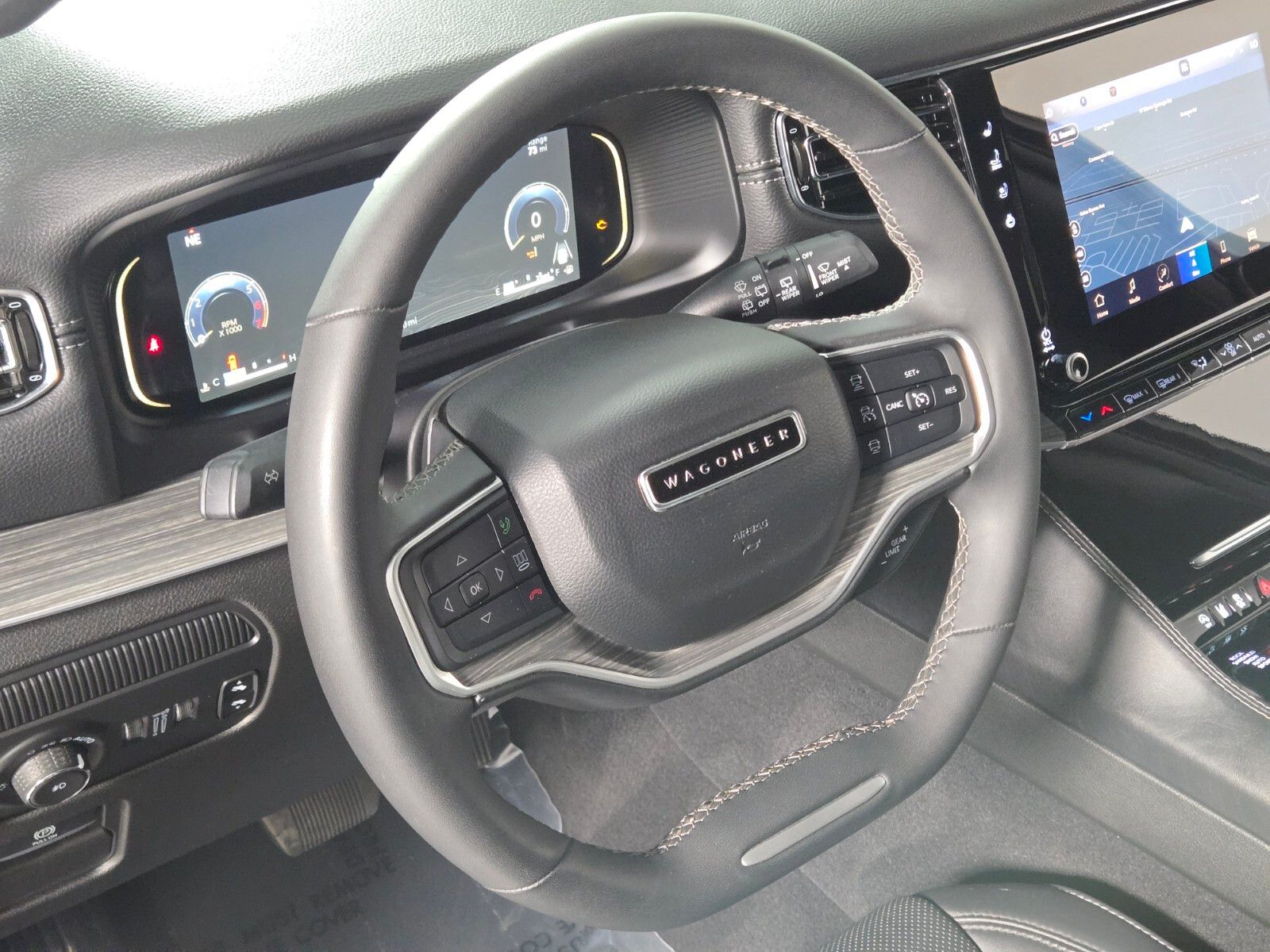 2024 Jeep Wagoneer L Series III - Photo 23