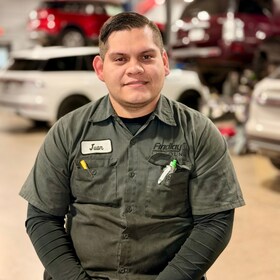 Staff member Juan Cruz from ID_8b705d