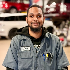 Staff member John Harris from ID_8b705d