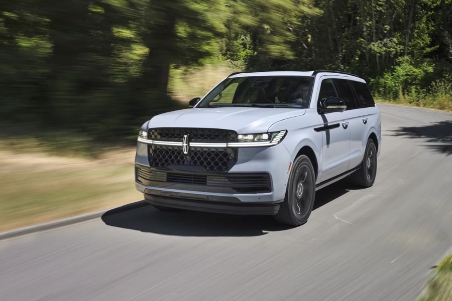 light%20blue%202025%20lincoln%20navigator.jpg