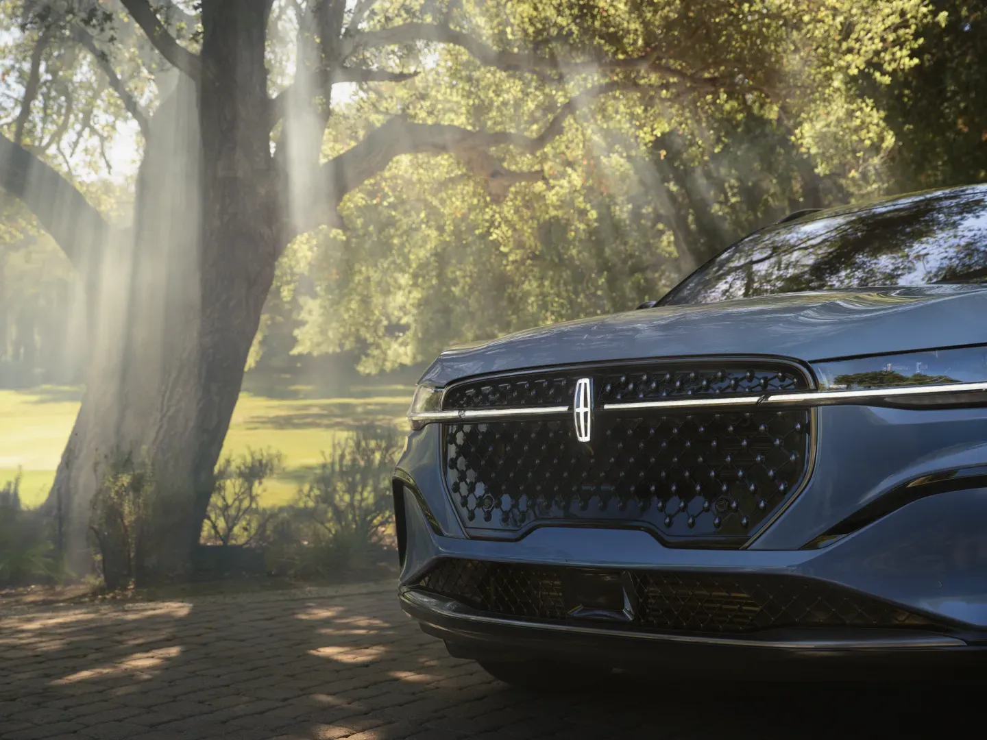 Luxury hybrid SUV quick comparison
