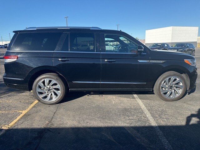2024 Lincoln Navigator Premiere photo 4