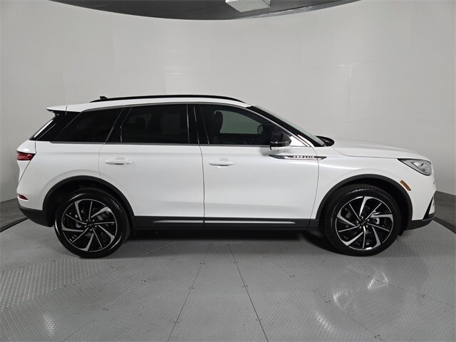 2026 Lincoln Corsair Reserve photo 3