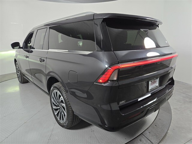 2025 Lincoln Navigator Black Label photo 4