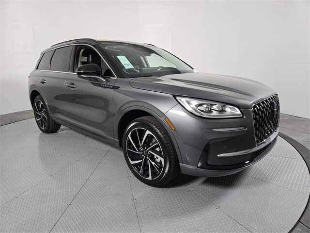 2025 Lincoln Corsair Grand Touring photo 2
