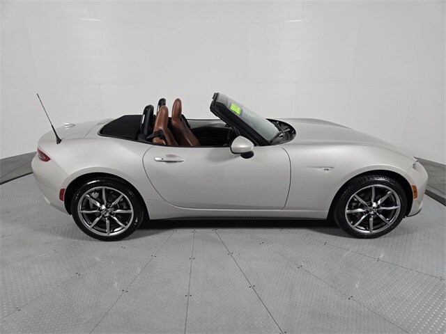 2023 Mazda MX-5 Miata Miata Grand Touring photo 3