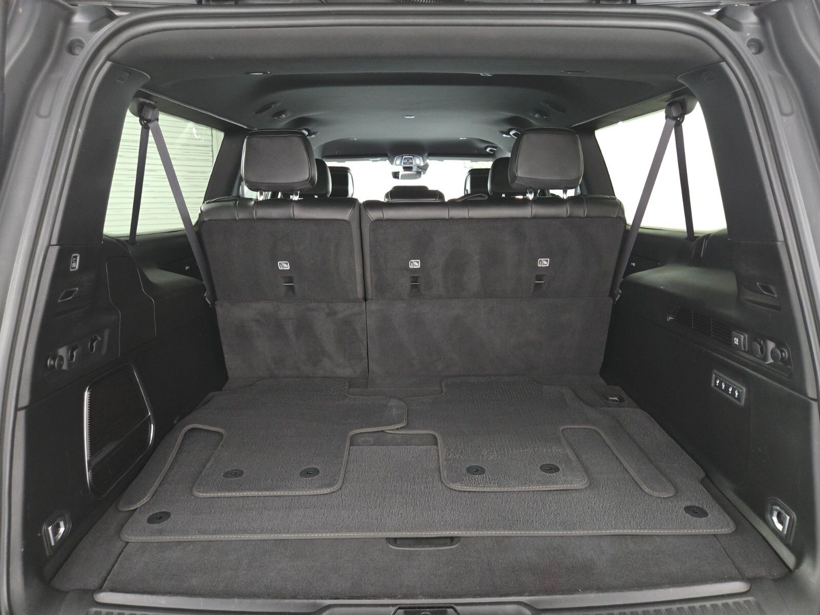 2024 Jeep Wagoneer L Series III - Photo 16