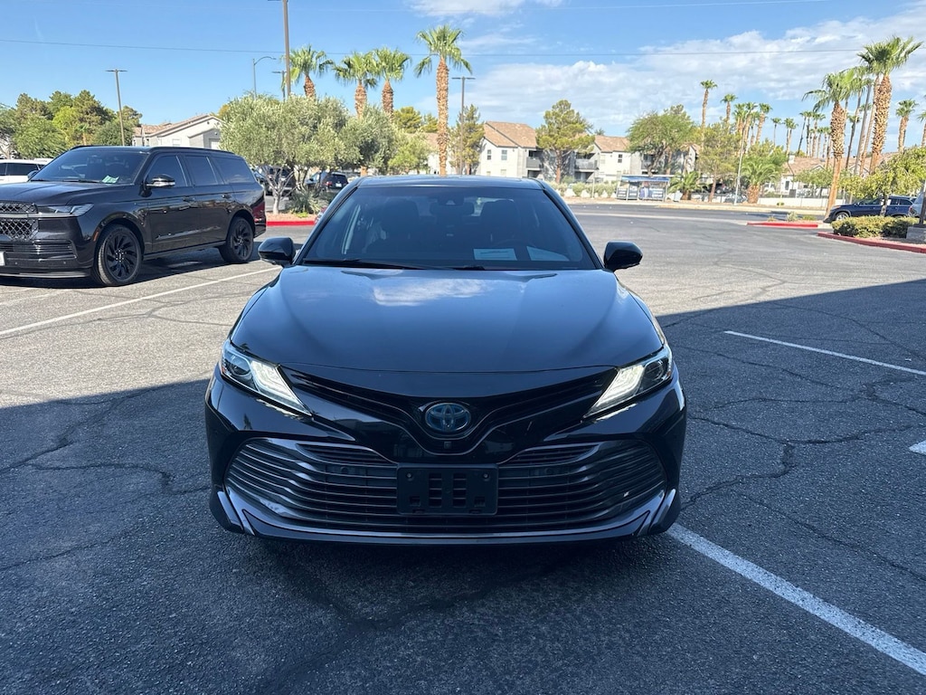 Used 2020 Toyota Camry Hybrid XLE Sedan