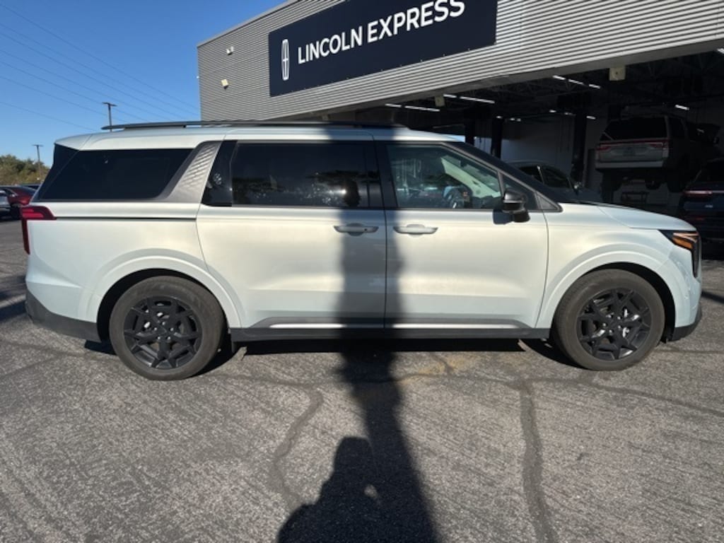 Used 2025 Kia Carnival Hybrid SX Prestige Minivan/Van