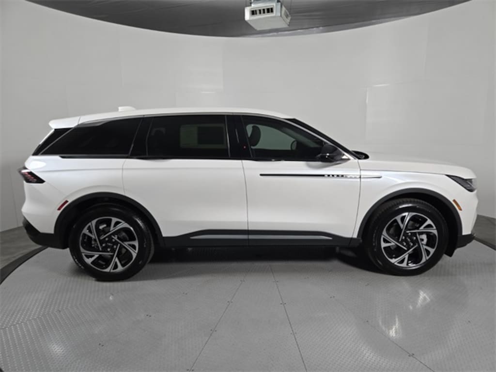 New 2026 Lincoln Nautilus Premiere SUV