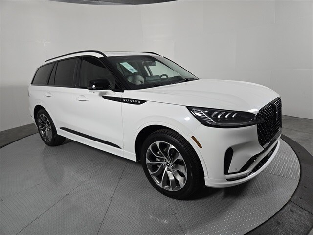 2025 Lincoln Aviator Premiere photo 2