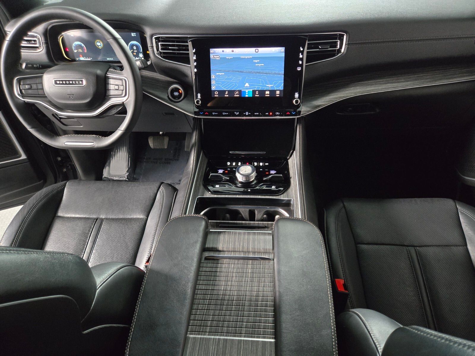 2024 Jeep Wagoneer L Series III - Photo 13