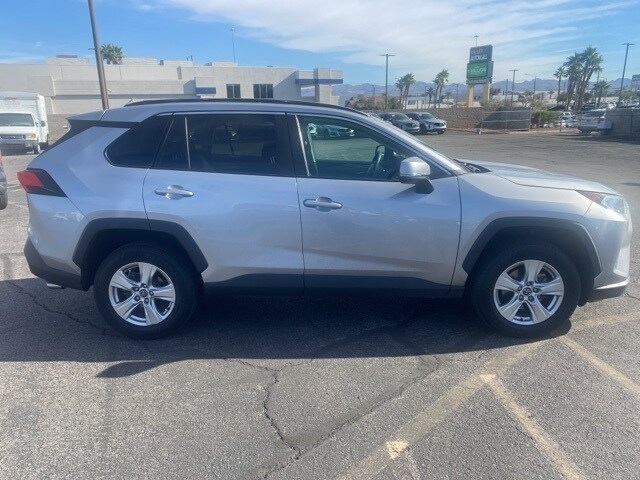 2021 Toyota RAV4 XLE photo 4