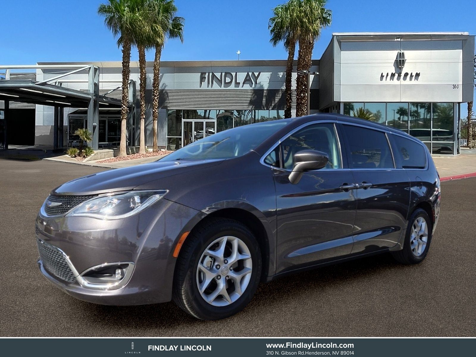 2019 Chrysler Pacifica Touring Plus's photo