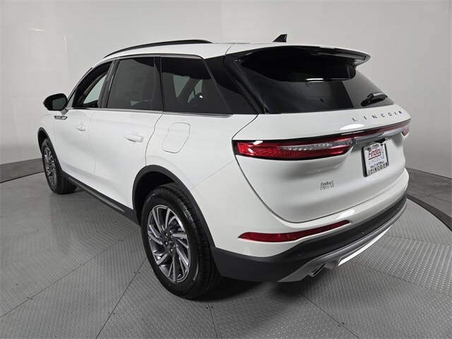 2026 Lincoln Corsair Premiere photo 4