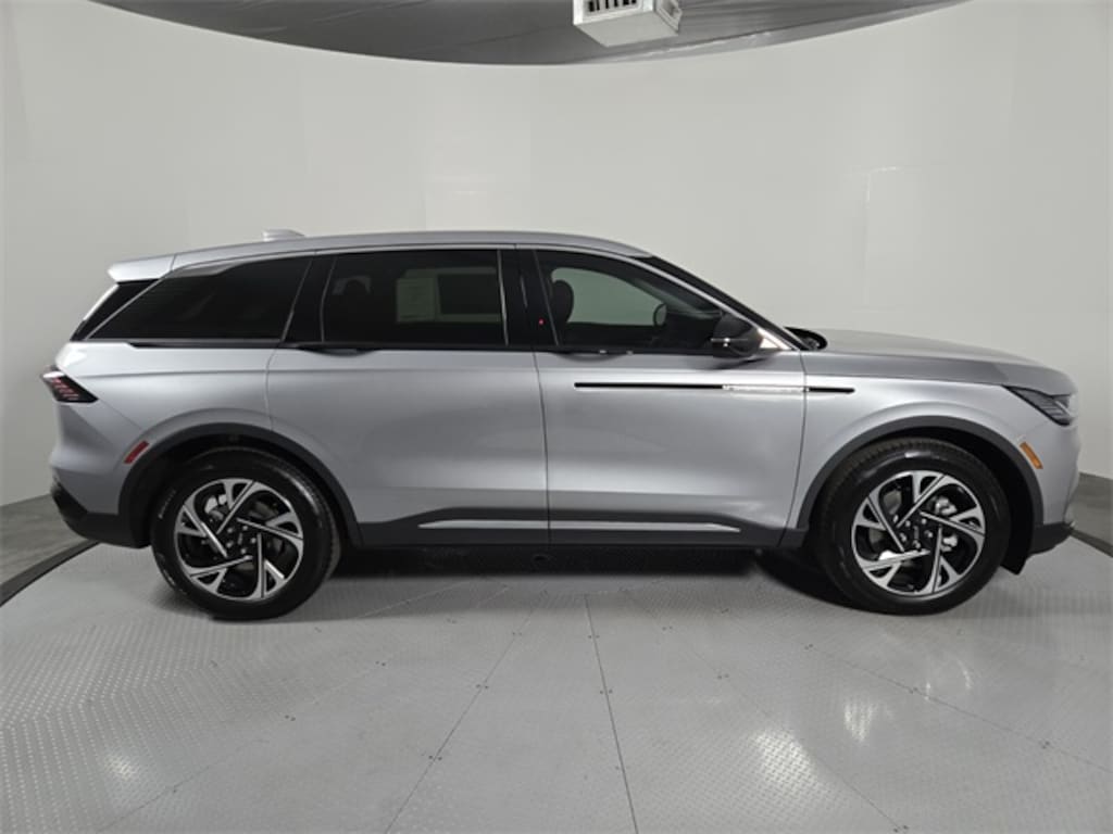 New 2026 Lincoln Nautilus Premiere SUV