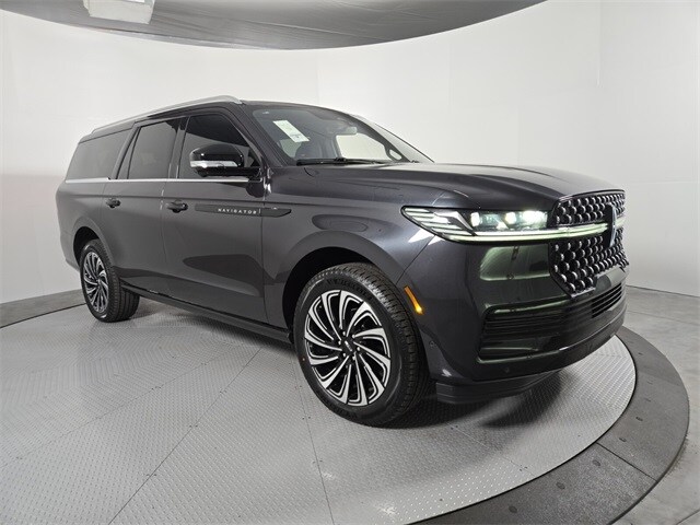2025 Lincoln Navigator Black Label photo 2