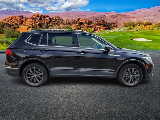 2022 Volkswagen Tiguan SE photo 3